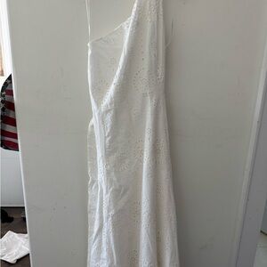 Elegant White One-Shoulder Dress